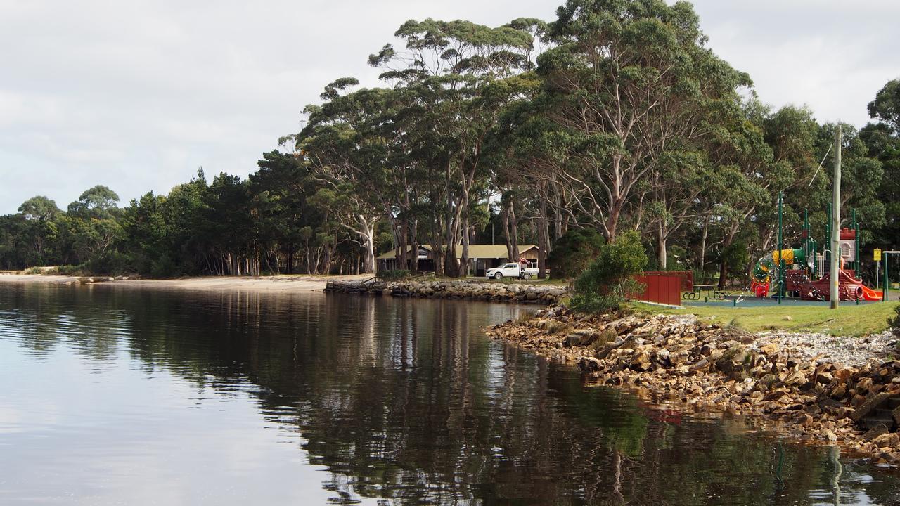 Strahan Retreat Holiday Park Luaran gambar