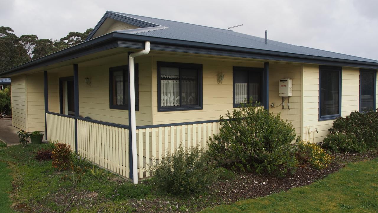 Strahan Retreat Holiday Park Luaran gambar